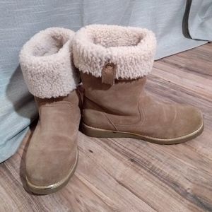 Authentic UGG Kids Boots Size 5 Style 1005123K